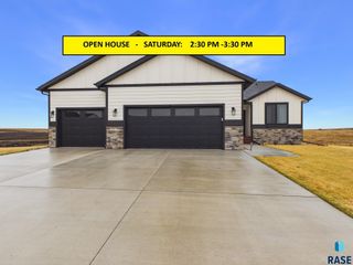 5816 W Raleigh Cir Circle, Sioux Falls, SD 57107