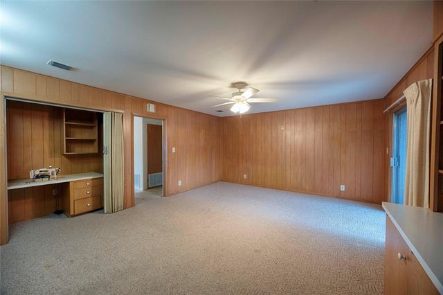 701 Herder Avenue, Schulenburg, TX 78956