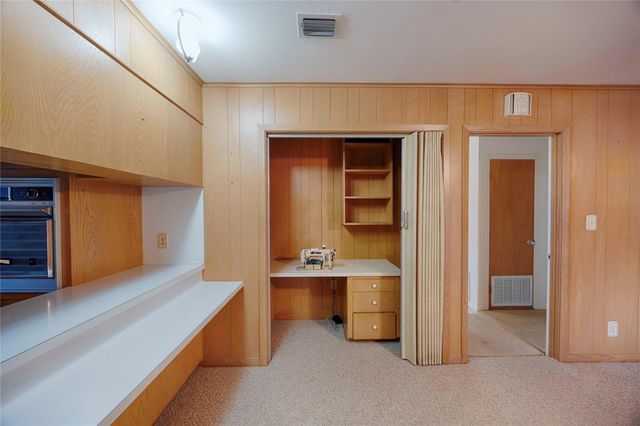 701 Herder Avenue, Schulenburg, TX 78956