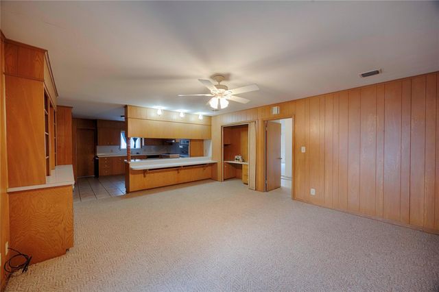 701 Herder Avenue, Schulenburg, TX 78956