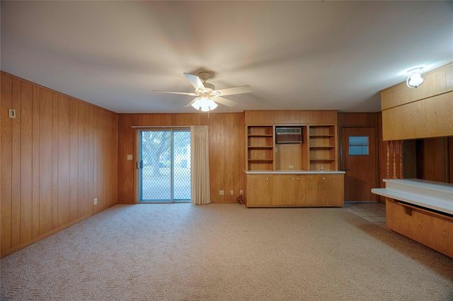 701 Herder Avenue, Schulenburg, TX 78956