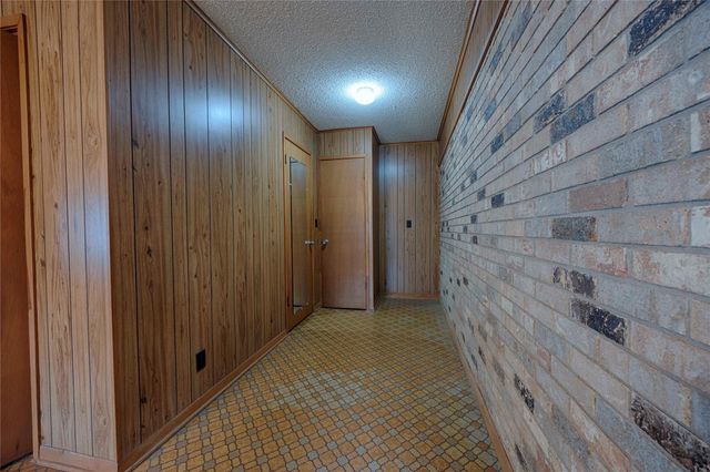 701 Herder Avenue, Schulenburg, TX 78956