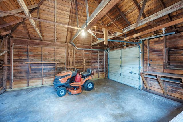 701 Herder Avenue, Schulenburg, TX 78956