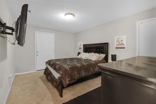 110 S 9th Street, Highlands, TX 77562