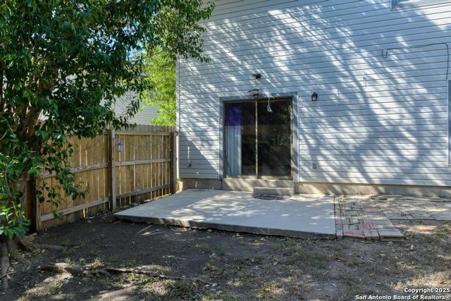 6867 Cape Meadow Dr, Converse, TX 78109