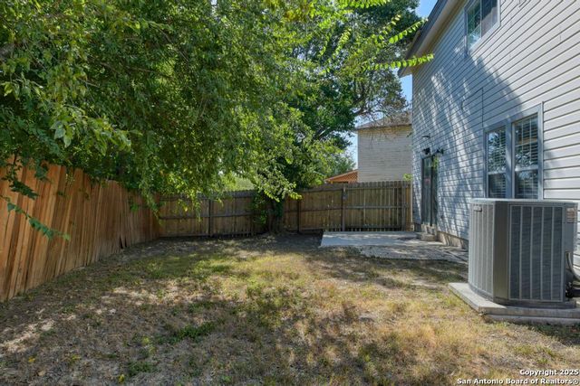 6867 Cape Meadow Dr, Converse, TX 78109