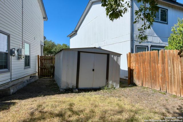 6867 Cape Meadow Dr, Converse, TX 78109