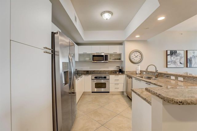 2650 Lake Shore Drive 804, Riviera Beach, FL 33404