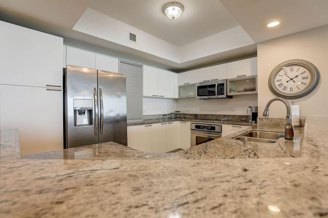 2650 Lake Shore Drive 804, Riviera Beach, FL 33404