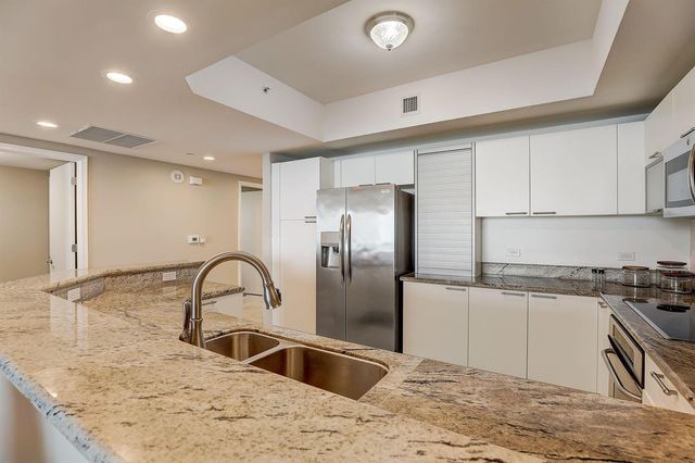 2650 Lake Shore Drive 804, Riviera Beach, FL 33404