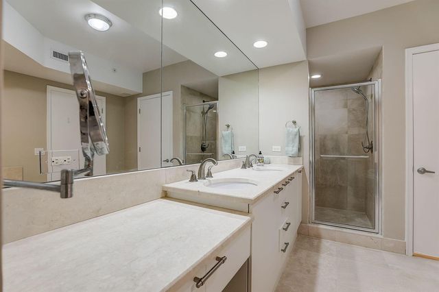 2650 Lake Shore Drive 804, Riviera Beach, FL 33404