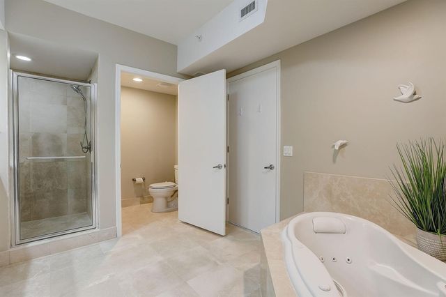 2650 Lake Shore Drive 804, Riviera Beach, FL 33404