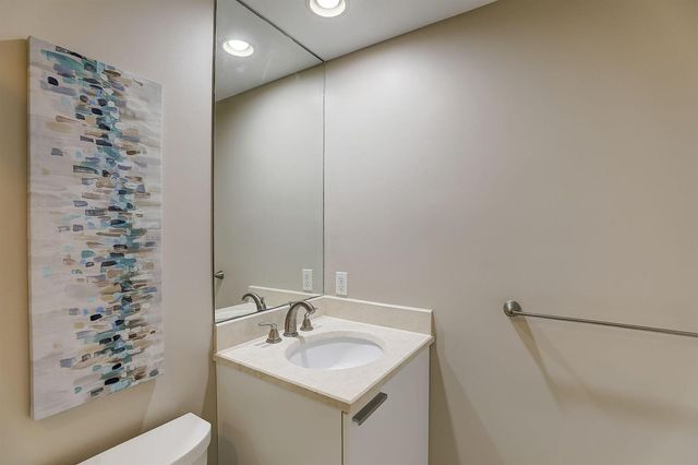 2650 Lake Shore Drive 804, Riviera Beach, FL 33404