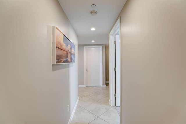 2650 Lake Shore Drive 804, Riviera Beach, FL 33404