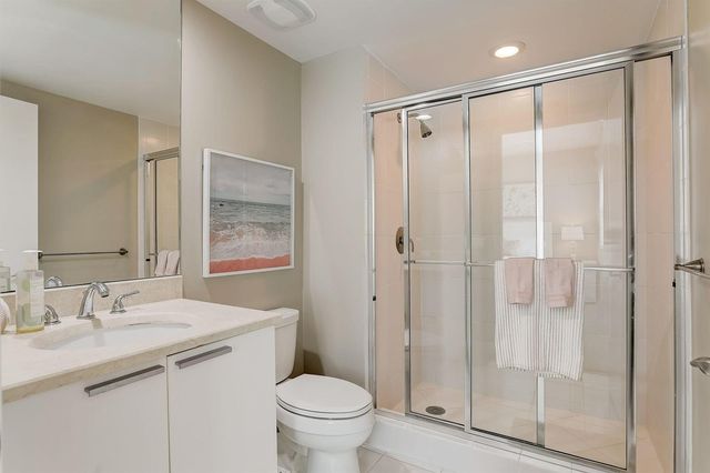 2650 Lake Shore Drive 804, Riviera Beach, FL 33404