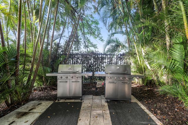 2650 Lake Shore Drive 804, Riviera Beach, FL 33404