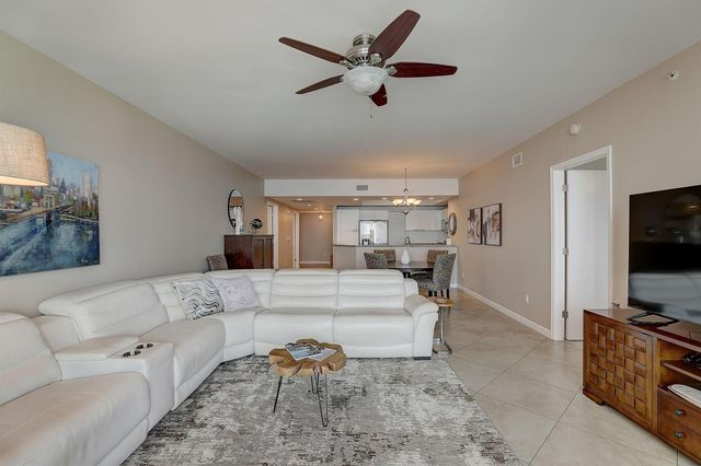 2650 Lake Shore Drive 804, Riviera Beach, FL 33404