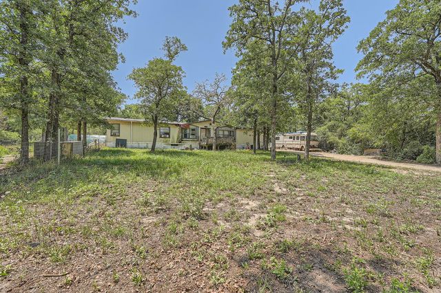 579 Hidden Oaks DR, Elgin, TX 78621
