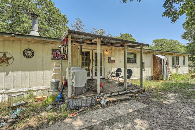 579 Hidden Oaks DR, Elgin, TX 78621