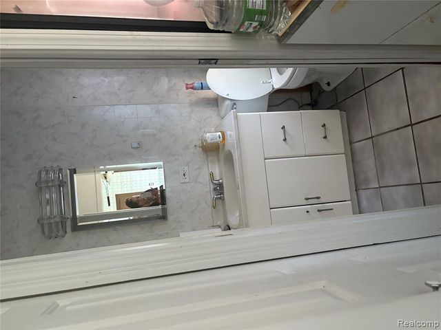 1329 Arrowwood Lane, Grand Blanc, MI 48439