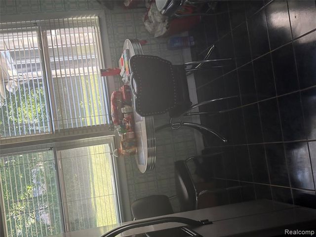 1329 Arrowwood Lane, Grand Blanc, MI 48439