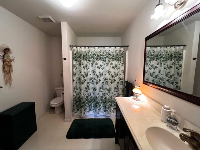 730 Panorama RD, La Grange, TX 78945