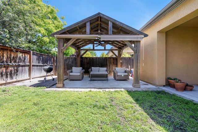 3029 Wrenwood Avenue, Clovis, CA 93619