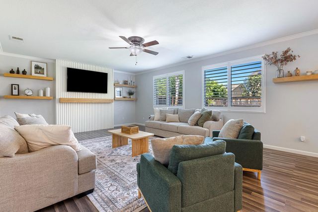 3029 Wrenwood Avenue, Clovis, CA 93619