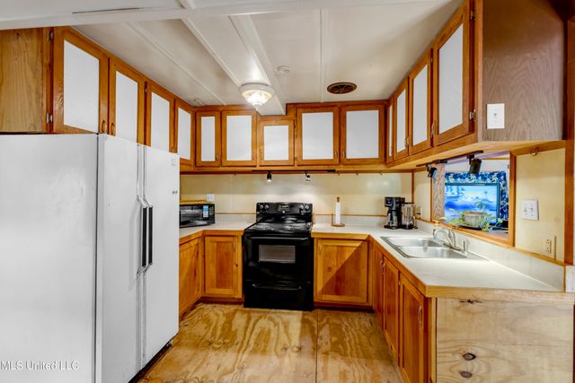 2844 Flounder Circle, Gautier, MS 39553