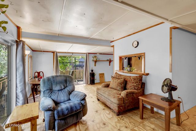 2844 Flounder Circle, Gautier, MS 39553