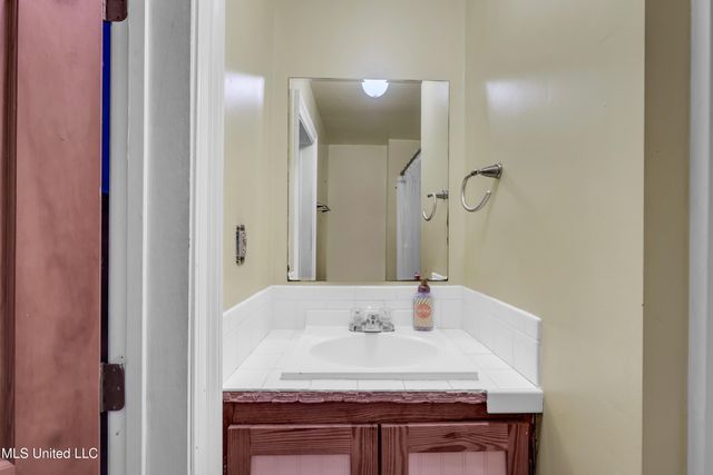 2844 Flounder Circle, Gautier, MS 39553