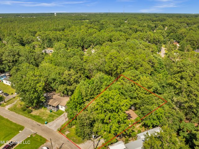 2844 Flounder Circle, Gautier, MS 39553