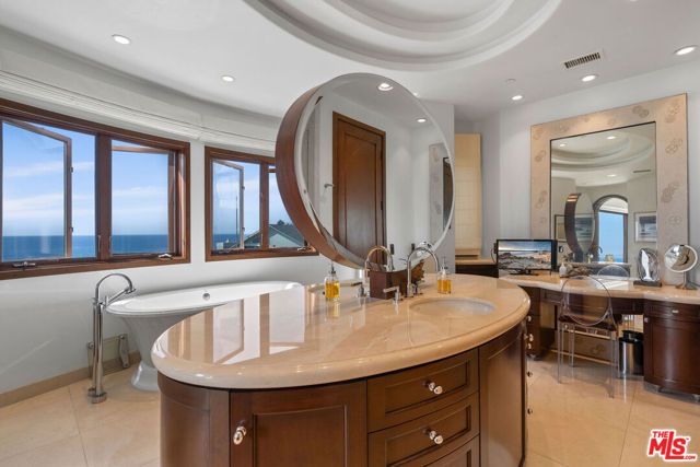 31554 Victoria Point Road, Malibu, CA 90265