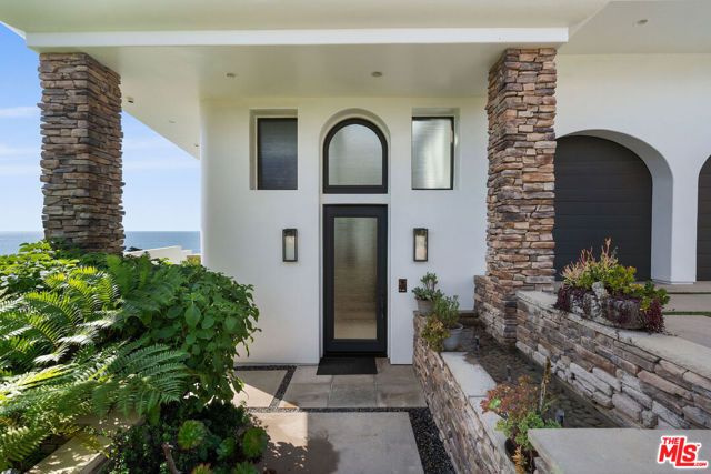 31554 Victoria Point Road, Malibu, CA 90265