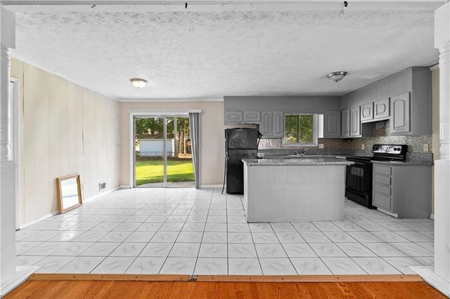 462 Paul Street, Riverdale, GA 30274