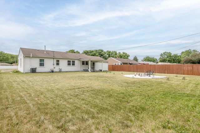 707 N Moreland BOULEVARD, Waukesha, WI 53188