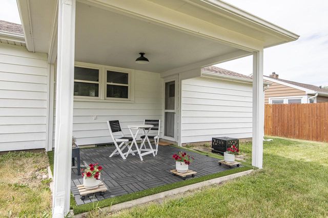 707 N Moreland BOULEVARD, Waukesha, WI 53188