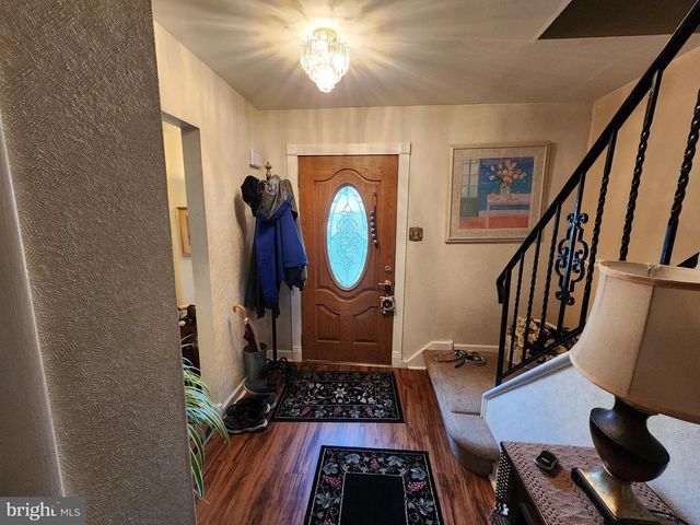 63 CRANFORD RD, Turnersville, NJ 08012