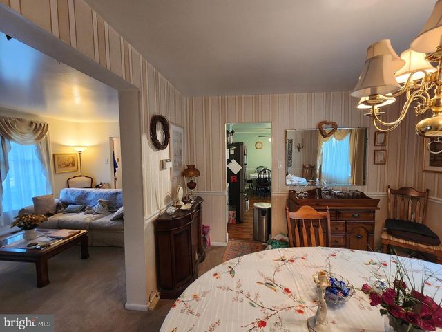 63 CRANFORD RD, Turnersville, NJ 08012