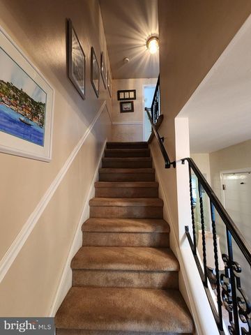 63 CRANFORD RD, Turnersville, NJ 08012