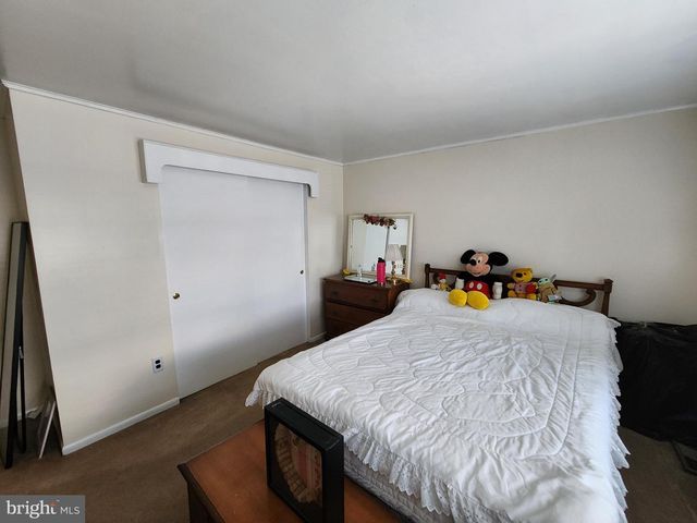 63 CRANFORD RD, Turnersville, NJ 08012