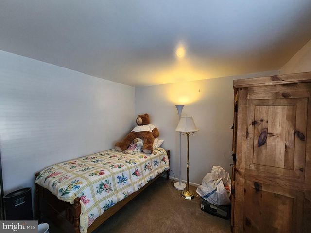 63 CRANFORD RD, Turnersville, NJ 08012