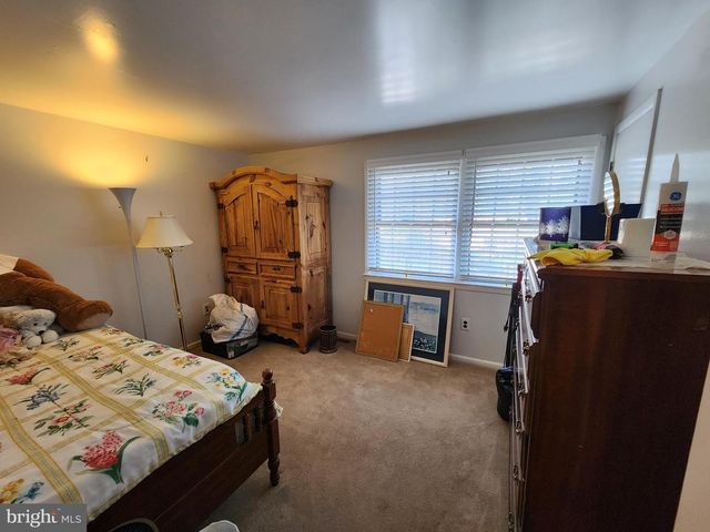 63 CRANFORD RD, Turnersville, NJ 08012