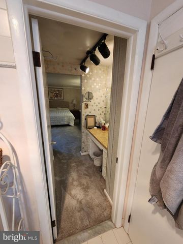 63 CRANFORD RD, Turnersville, NJ 08012