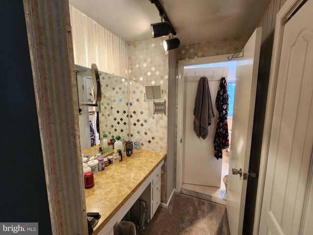 63 CRANFORD RD, Turnersville, NJ 08012