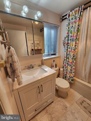 63 CRANFORD RD, Turnersville, NJ 08012