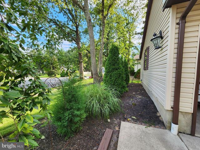 63 CRANFORD RD, Turnersville, NJ 08012