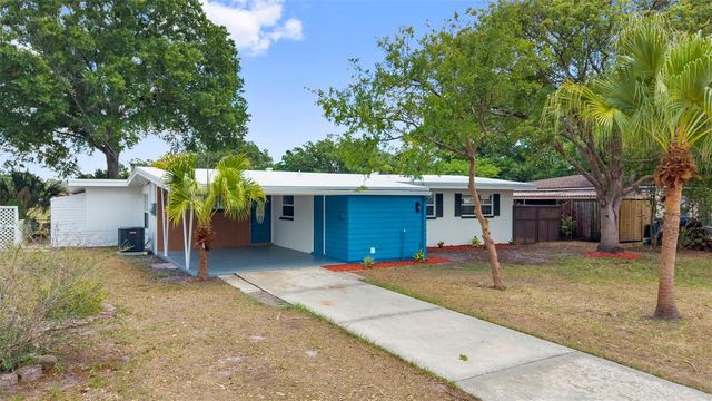 10221 N FLEETWOOD DRIVE, Tampa, FL 33612