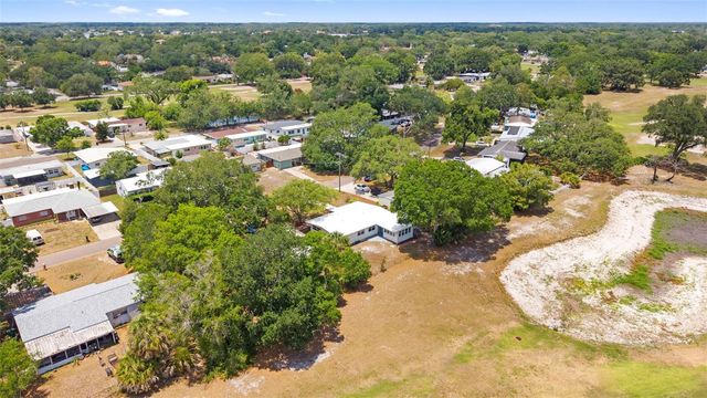 10221 N FLEETWOOD DRIVE, Tampa, FL 33612