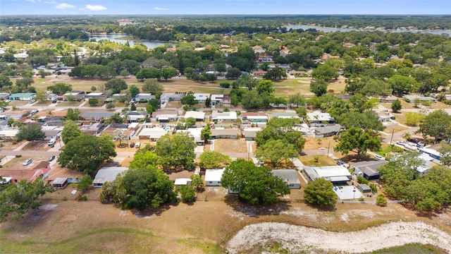 10221 N FLEETWOOD DRIVE, Tampa, FL 33612
